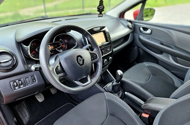 Renault Clio cena 37700 przebieg: 137000, rok produkcji 2017 z Gdynia małe 781